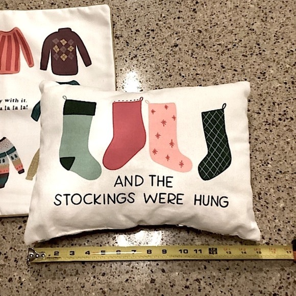 Holiday 3 Piece Set Decor Pillows Socks & Sweater Design & Christmas Mug All New - Picture 12 of 16